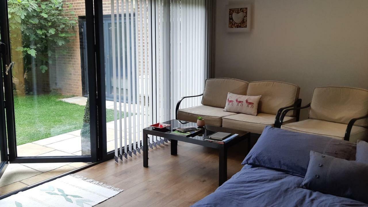 The Mills Guesthouse Хатфийлд Екстериор снимка